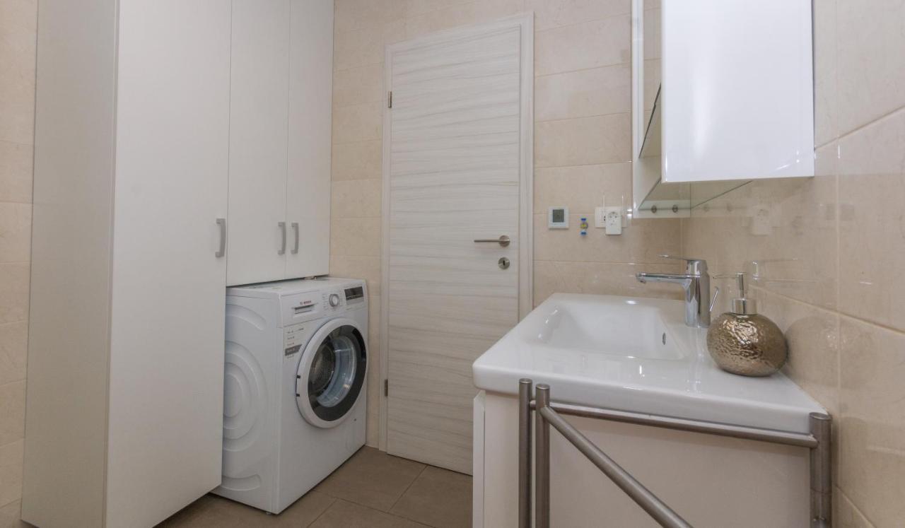 Adria Krk Apartment Krk Town Eksteriør bilde