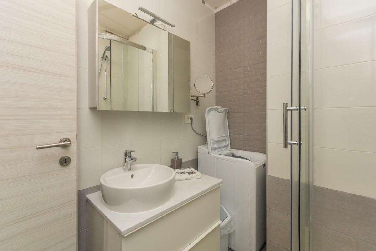 Adria Krk Apartment Krk Town Eksteriør bilde